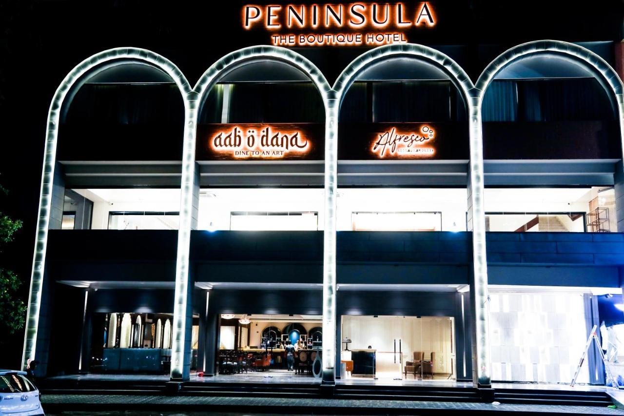 Hotel Peninsula Pancskula Kültér fotó